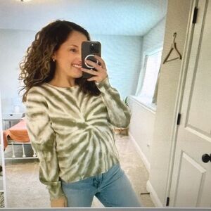 DESIGN HISTORY/OLIVE MARTINI & WHITE TYE DYE SWEATER